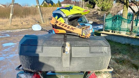 Policyjny pościg za 12-latkiem na quadzie. Zabrał go ojcu, uciekał, bo bał się konsekwencji Sierakowice: Policyjny pościg za 12-latkiem na quadzie. Zabrał go ojcu