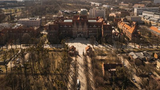 Rekrutacja 2025 na Politechnice Gdańskiej. Nowe kierunki studiów i szczegóły zapisów