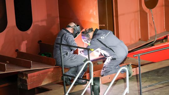 ORP Burza, położenie stępki