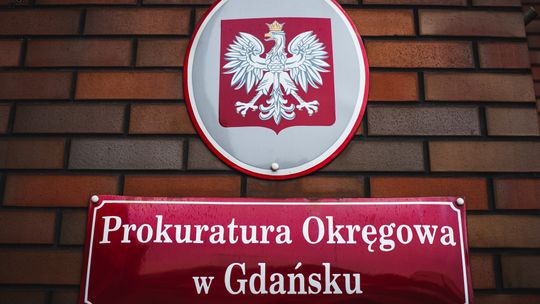 Pomagali w wyłudzaniu finansowania z firm leasingowych. Zarzuty dla notariusza i adwokata