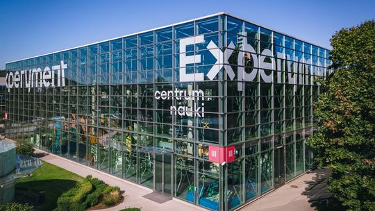 Pomorska Noc Naukowców 2025 w Gdyni. Eksperymenty, AI, kosmos i… rozmowy z grzybami