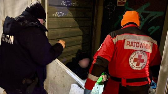 Pomorska Policja apeluje: alarmuj, gdy ktoś jest zagrożony zamarznięciem!