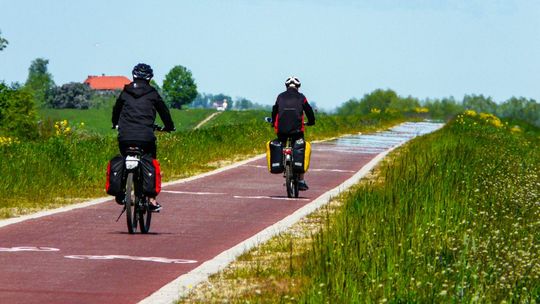 rowerzysta na Wiślanej Trasie Rowerowej EuroVelo 9
