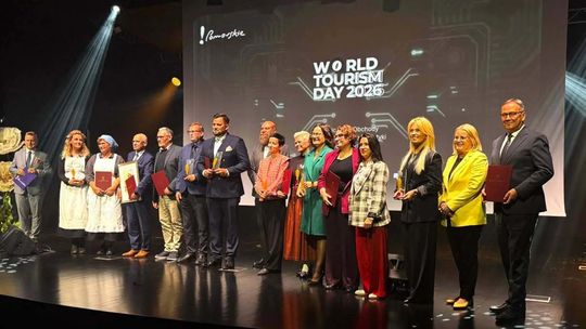 Pomorskie nagrodziło najlepszych w turystyce. Wśród laureatów ORP Sokół i Jarmark Wdzydzki