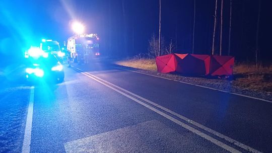 pow. czluchowski,  25-letnia motocyklistka zginęła po uderzeniu w drzewo na odcinku Przytok - Mosiny
