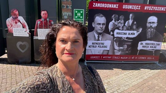Dorota Arciszewska-Mielewczyk podczas składania apelu do dyrekcji Muzeum II Wojny Światowej, Gdańsk 2026