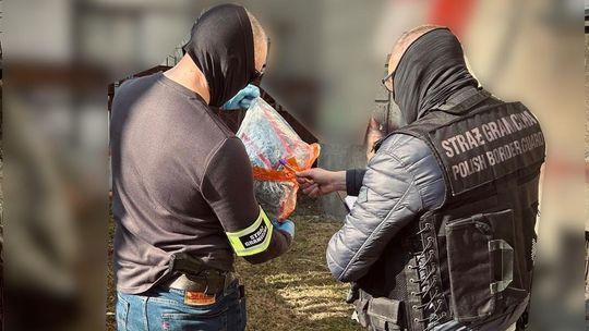 Ponad dwa kilogramy narkotyków w mieszkaniu w centrum Słupska