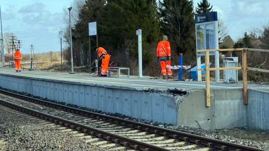Ponad milion złotych strat po zderzeniu szynobusu z ciężarówką w Widzinie