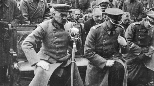 Popijając dzisiaj szampana za wolność ojczyzny pamiętajmy, jak tworzyły się jej zręby po trudnym okresie zaborów