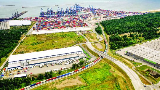 Port Gdańsk nieustannie się rozbudowuje. Zmierza ku zielonej transformacji