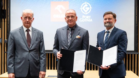 podpisanie porozumienia przez Orlen i Zarząd Morskiego Portu Gdynia