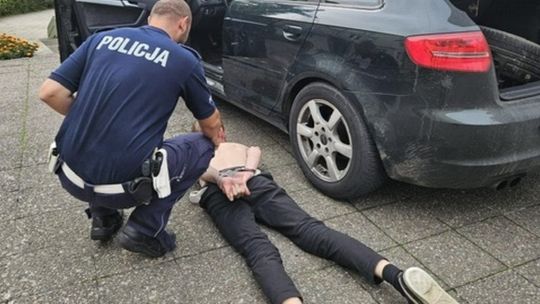 Pościg jak z filmu! 18-letni kierujący i 17-letni pasażer uciekali przed słupską policją