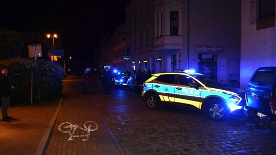 Policyjny pościg ulicami Chojnic zakończony strzałem w opony! Za kierownicą 19-latek