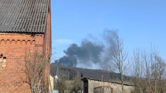 Powiat lęborski: Ogromny pożar na składowisku odpadów w Czarnówku