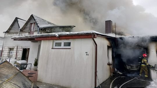 Powiat wejherowski: Pożar budynku jednorodzinnego w Gościcinie. Jedna osoba poszkodowana! Powiat wejherowski: Pożar budynku jednorodzinnego w Gościcinie. Jedna osoba poszkodowana!