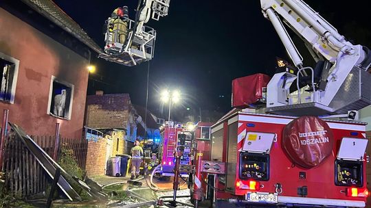 Tragiczna noc w Gniewie! W pożarze domu zginęły dwie osoby