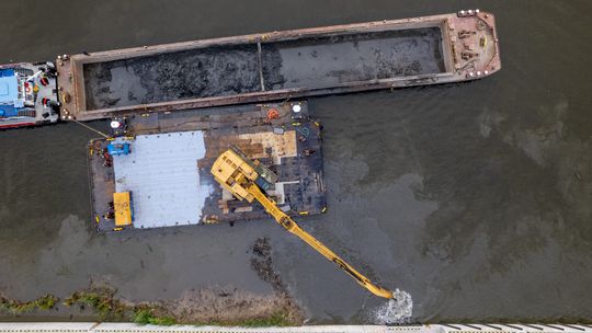 prace na torze wodnym na rzece Elbląg