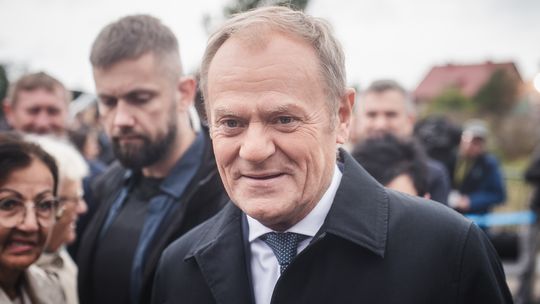 Donald Tusk zaprosił gwiazdy "Stranger Things" do Polski