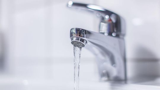 kran, zdjęcie ilustracyjne