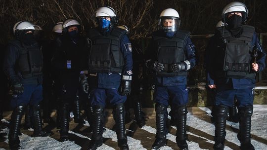 Proces niszczenia polskiej policji trwał latami i równie długo będzie trzeba wracać do standardów