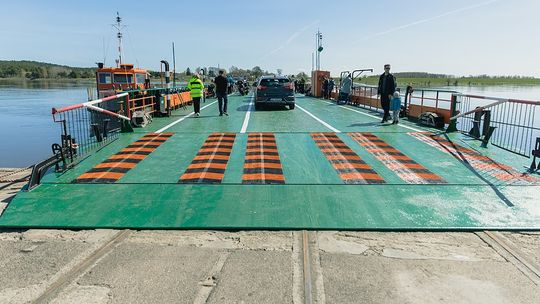 Prom Świbno-Mikoszewo wraca na trasę. Sezonowa przeprawa rusza 1 maja
