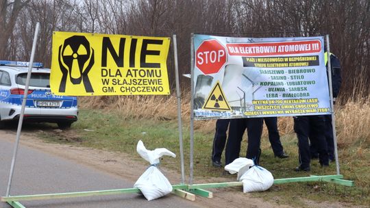 Protest przeciw budowie elektrowni atomowej. Blokada drogi w Kurowie