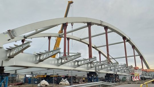 Przebudowa wiaduktu nad torami w Tczewie nabiera tempa