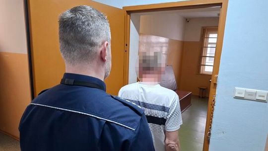 Przez 9 lat ukrywał się za granicą. Wrócił do domu i od razu trafił za kraty