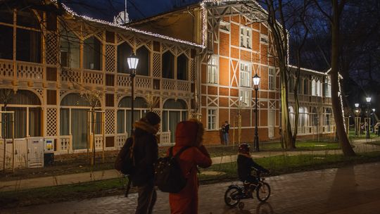 Radny z Brzeźna walczy o uporządkowanie otoczenia Domu Zdrojowego