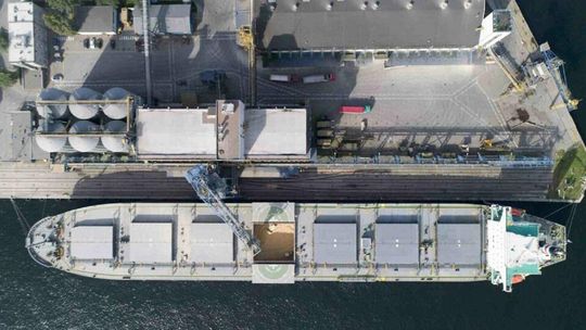 Rekordowe wyniki Portu Gdynia. 1,67 mln ton zbóż w cztery miesiące, mimo problemów terminal zbożowy, Port Gdynia