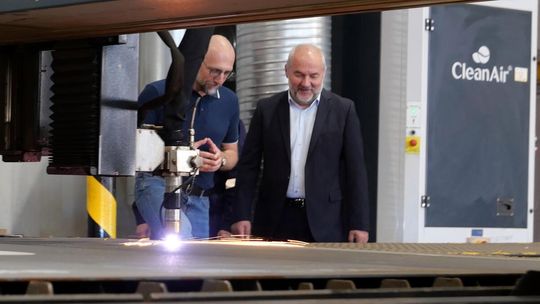 Remontowa Shipbuilding buduje piąty prom elektryczny dla Szkocji. Rozpoczęto cięcie blach