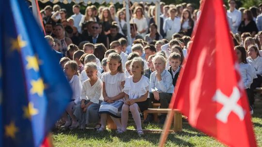 rozpoczęcie roku szkolnego, zdjęcie ilustracyjne