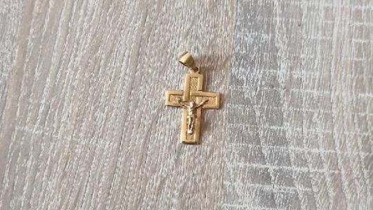 skradziony złoty krzyżyk, Rumia