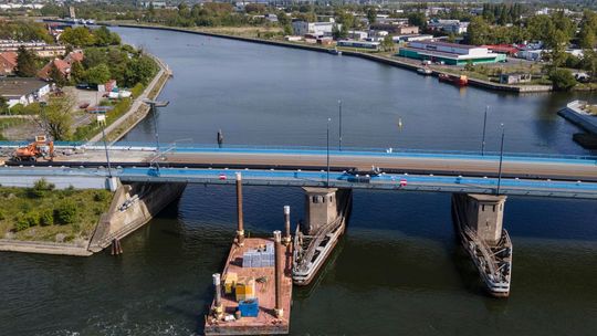 Ruszają prace naprawcze przy Moście Siennickim. Kiedy wrócą na niego piesi i rowerzyści?