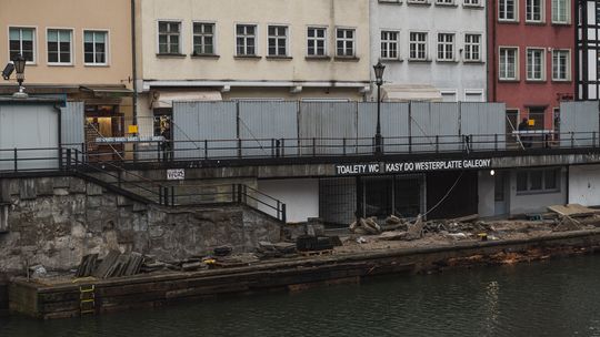 Ruszyła rozbiórka Długiego Pobrzeża. Mimo protestów przedsiębiorców