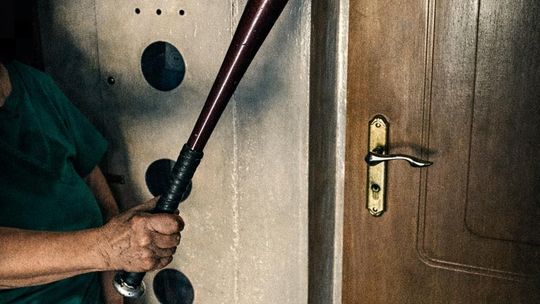 seniorka z kijem baseballowym, Gdańsk