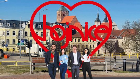 Serce, które dzieli. Mieszkańcy Chojnic krytykują projekt foto-ramki w Chojnicach