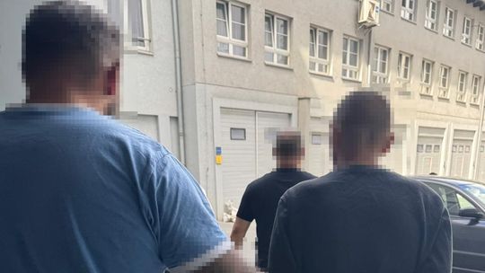 Gdańsk: Znaleźli go w samochodzie z raną od noża. Sprawca usłyszał zarzut usiłowania zabójstwa
