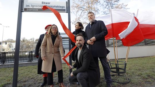 odsłonięcie tablicy na skwerze im. Ignacego Daszyńskiego w Gdańsku