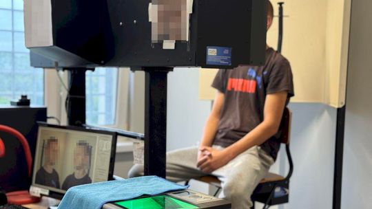 Słupsk: Jeden zgłaszał fałszywe alarmy, drugi zaatakował strażaka. Mężczyźni zatrzymani