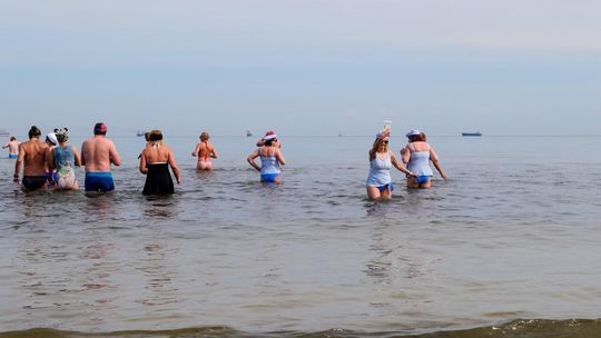 Sopocki Klub Morsów, kąpiel w Bałyku,