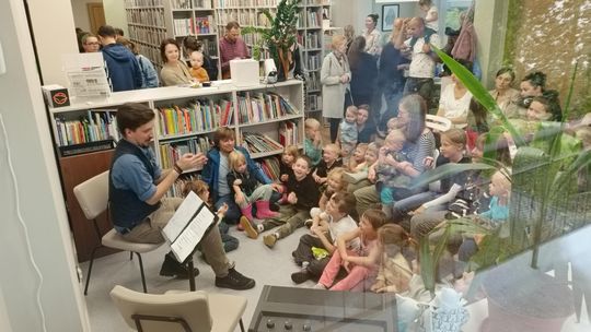 Dzik na suficie, a tęcza na niebie. Sopocka Biblioteka Kamionka 2.0 znów działa