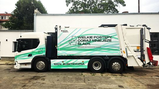 Pierwsza elektryczna śmieciarka w Sopocie już gotowa do pracy. Wkrótce ruszy w miasto