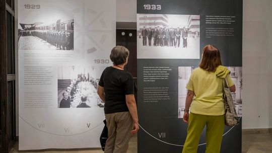 „Marynarski five o’clock. Marynarze z okrętów zagranicznych bander i ich wojaże po Polsce”