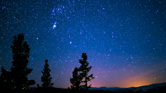 Lirydy rozświętlą niebo nad Polską! Zbliża się noc spadających gwiazd Lirydy rozświętlą niebo nad Polską! Zbliża się noc spadających gwiazd