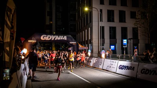 Sportowa tradycja wciąż trwa. Nocny Bieg Świętojański po raz kolejny rozruszał Gdynię