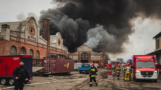 Sprawcy gigantycznego pożaru hali na Przeróbce w Gdańsku staną przed sądem