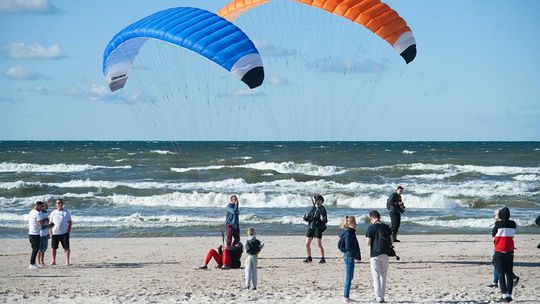 nauka latania paralotnią na plaży w Ustce