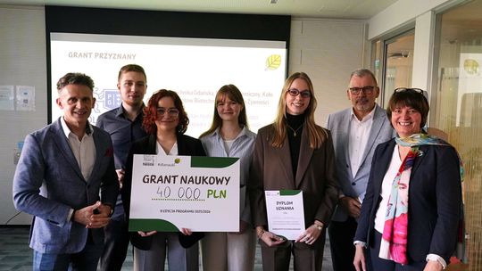 Studenci z Gdańska dostali 40 tys. zł. Ich wynalazek może uratować plony przed suszą