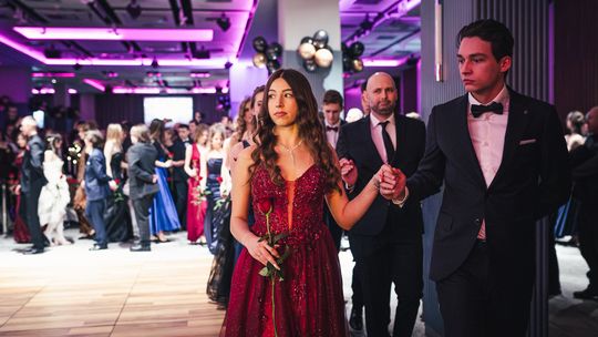 Studniówka VIII LO w Gdańsku. Bal maturzystów w Hotelu Radisson Blu